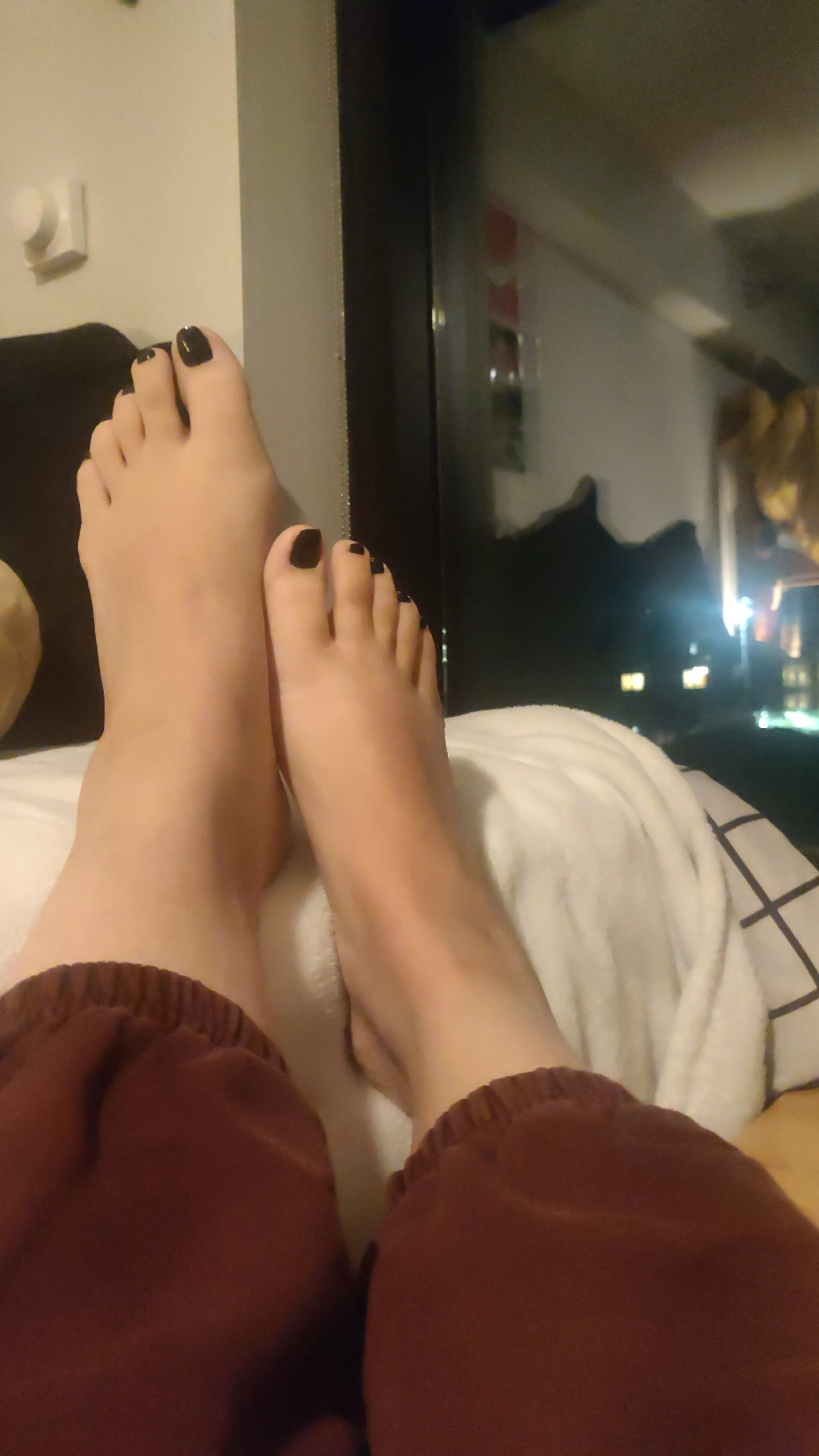 Do you like my toes?
