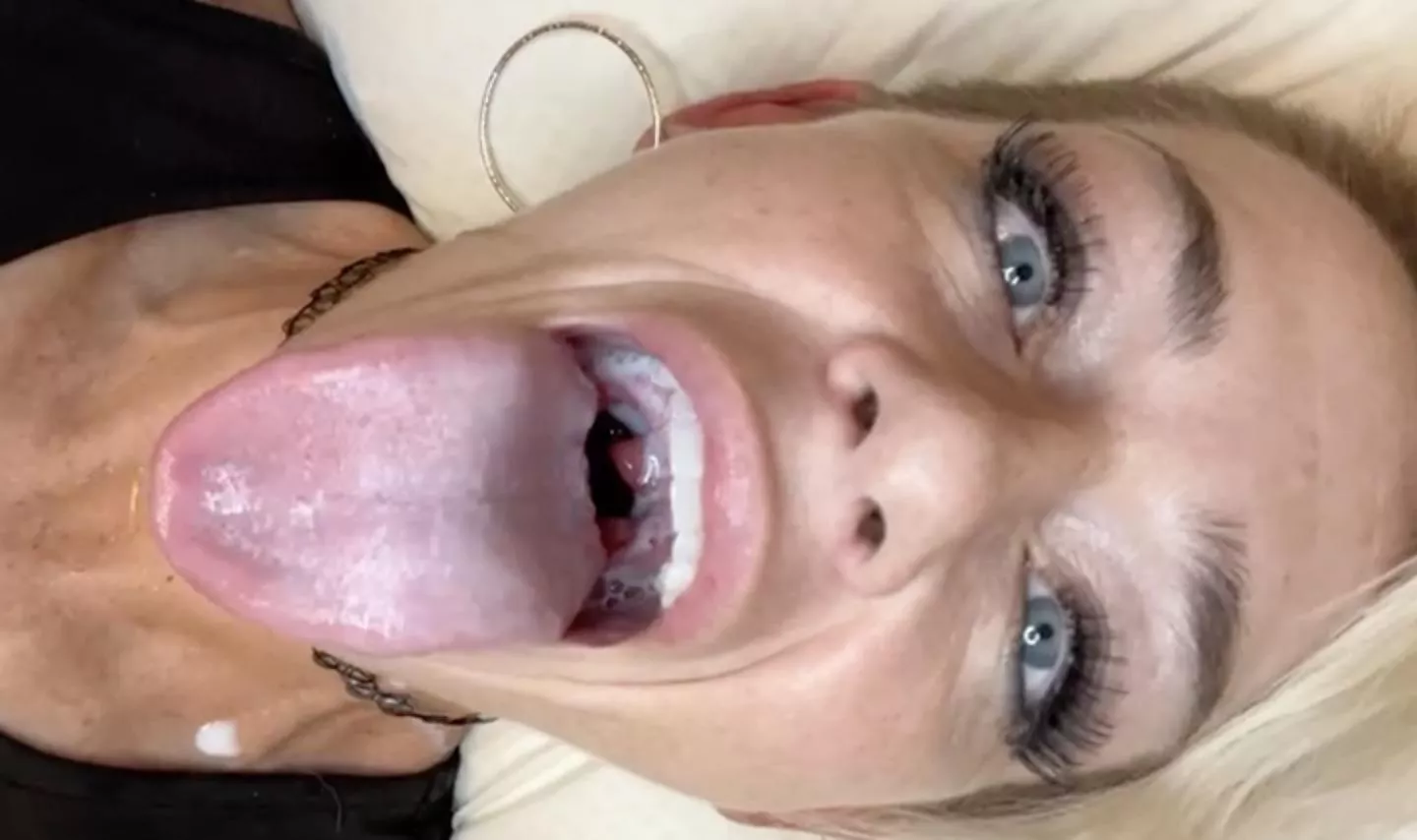 Dump it in my wide open mouth plz