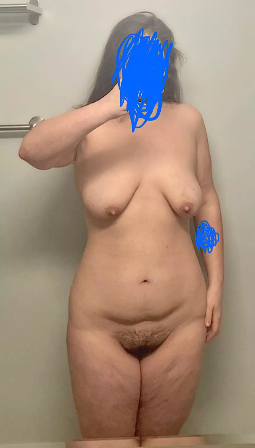 (F) It’s not perfect but it’s me. Trying to feel more confident lately.