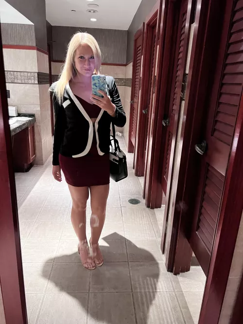 Feeling sexy at Flemings last night [F]