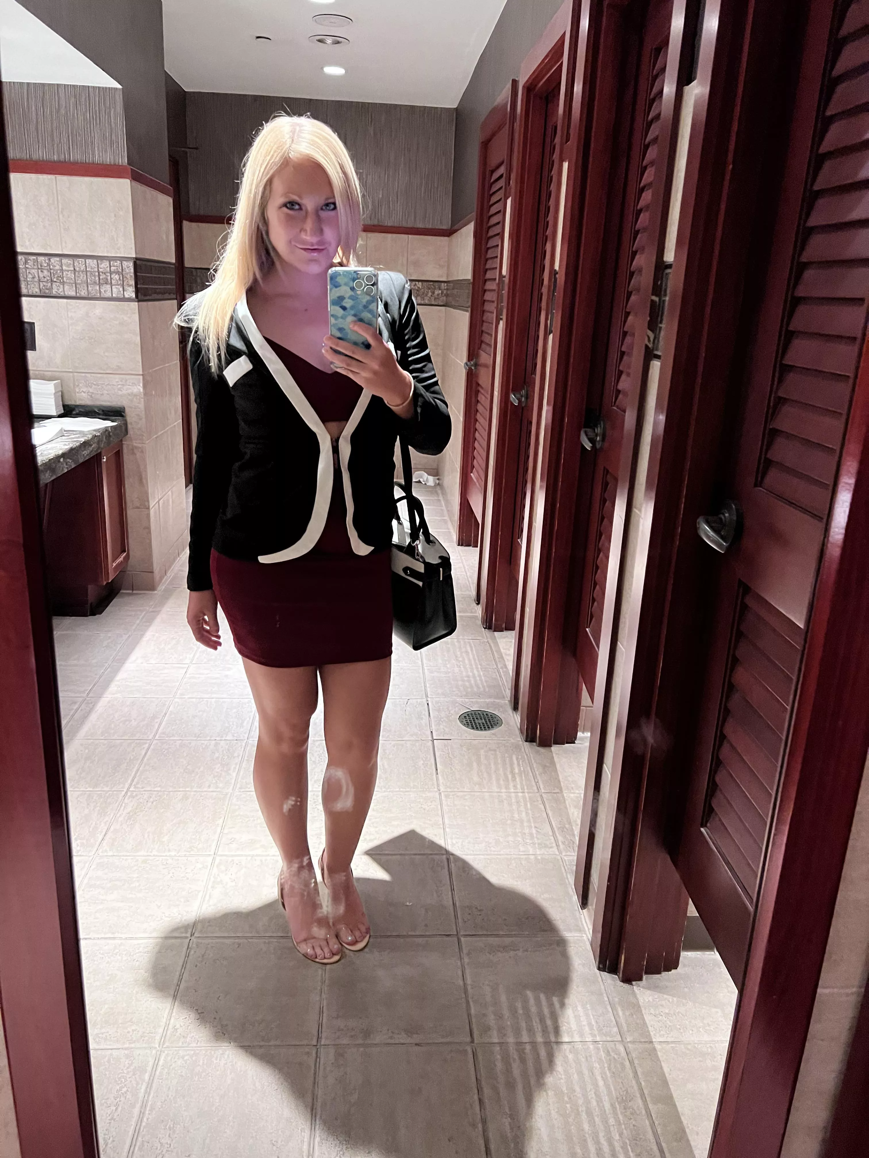 Feeling sexy at Flemings last night [F]