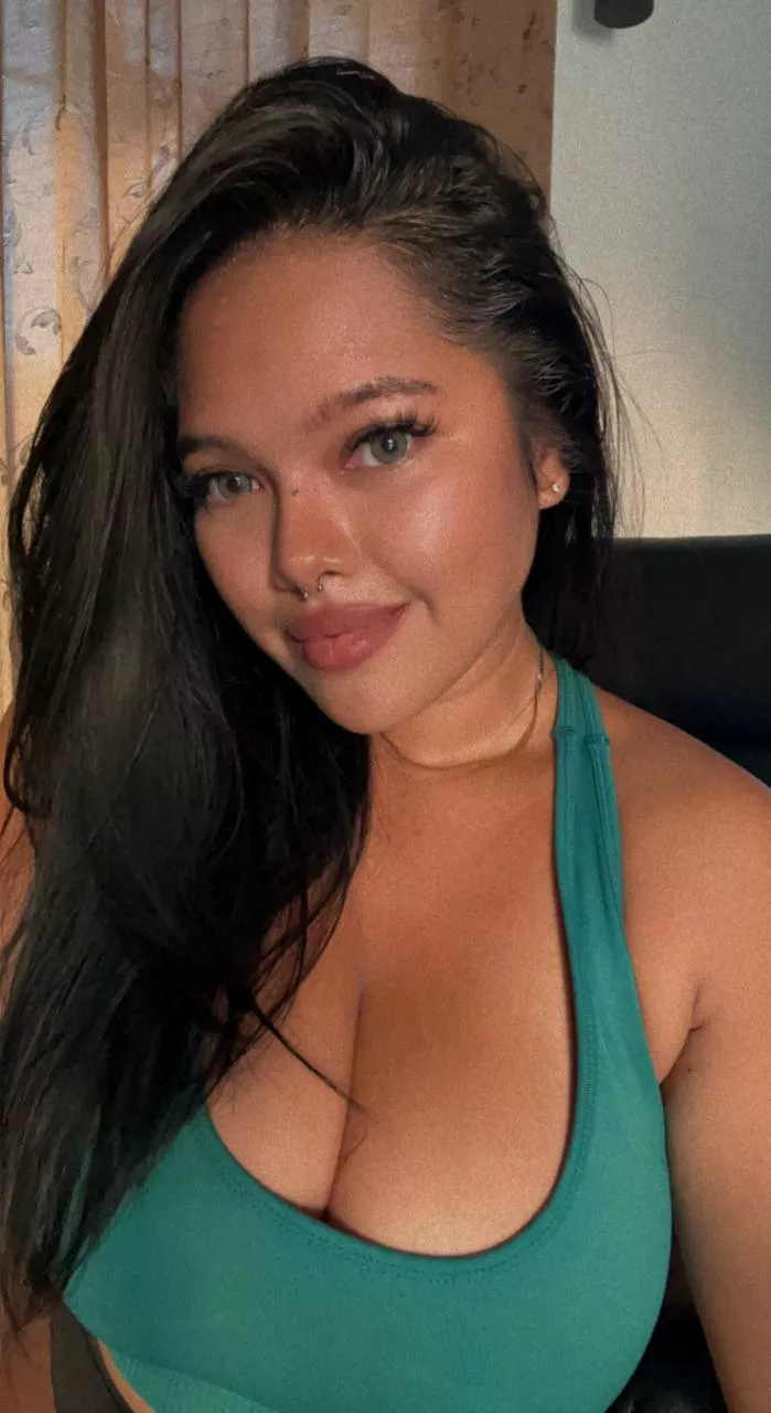 fuck what everybody said at school, I'm more than confident with my body today!! ❤️