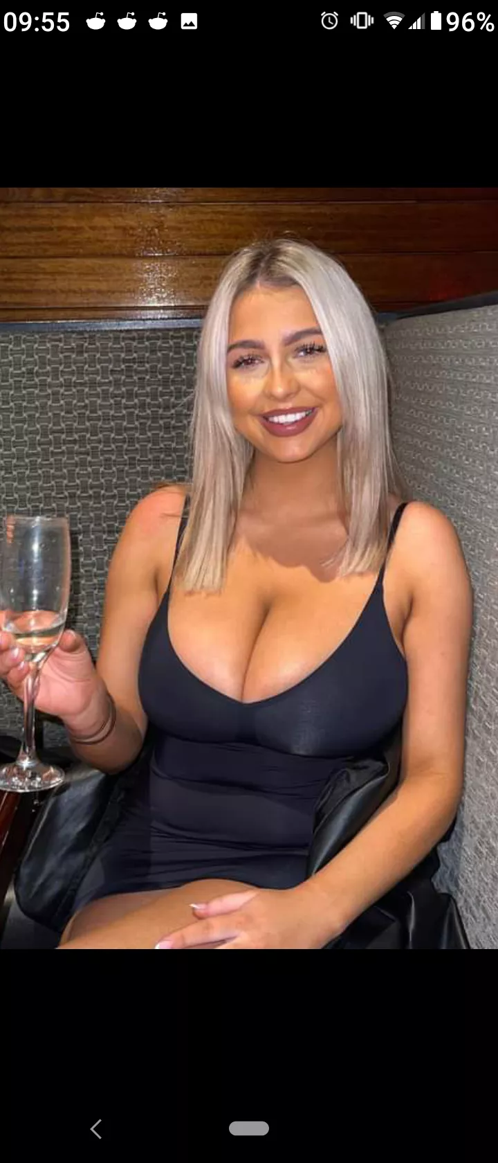 Glasgow Chav Girl...🏴󠁧󠁢󠁳󠁣󠁴󠁿