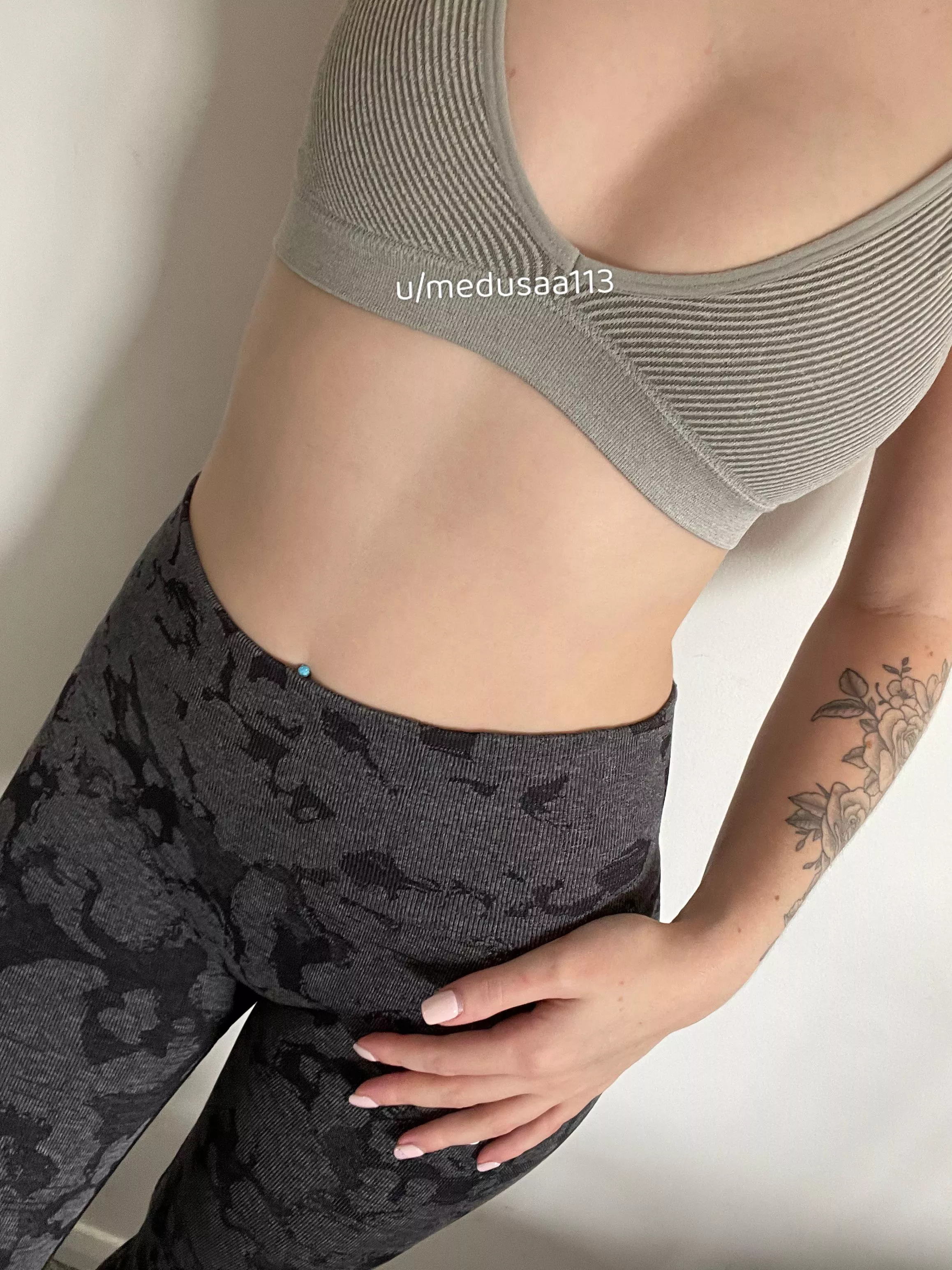 Gym leggings are the best 🍑 (F)