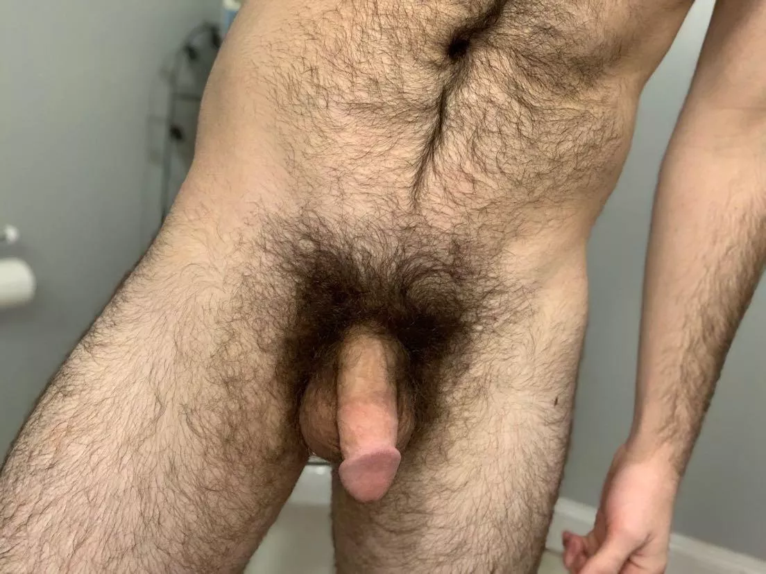 Hairy softie before I shower off from the day 💦