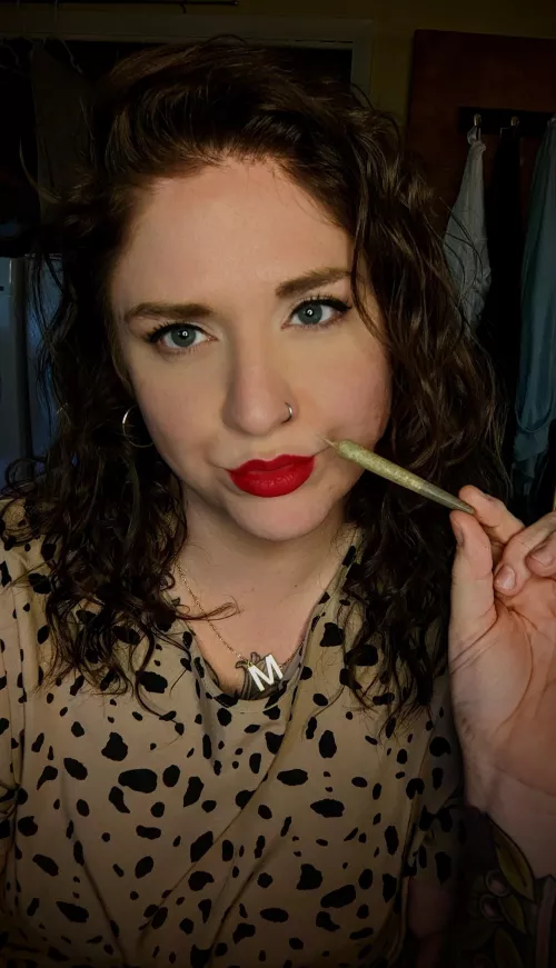 halfway through the work week. I packed you a celebratory joint 🥰🌱