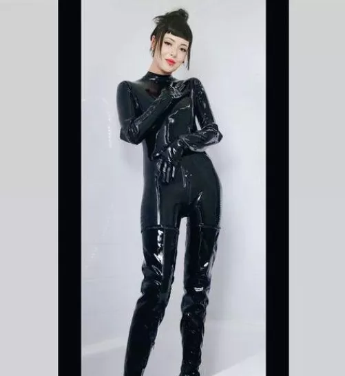 Hit an arrow for an instant humiliation task. [F]