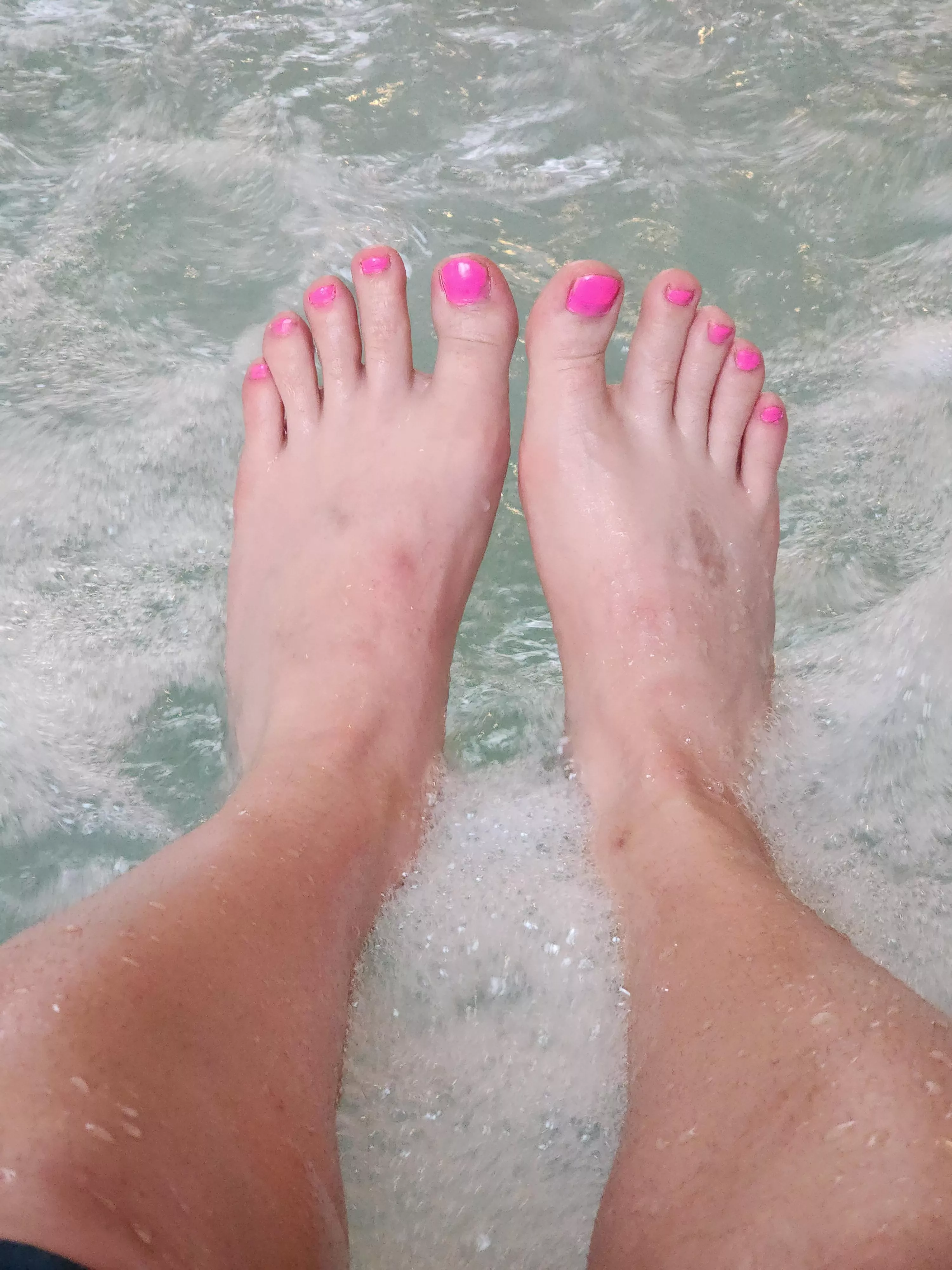 Hot tub feet
