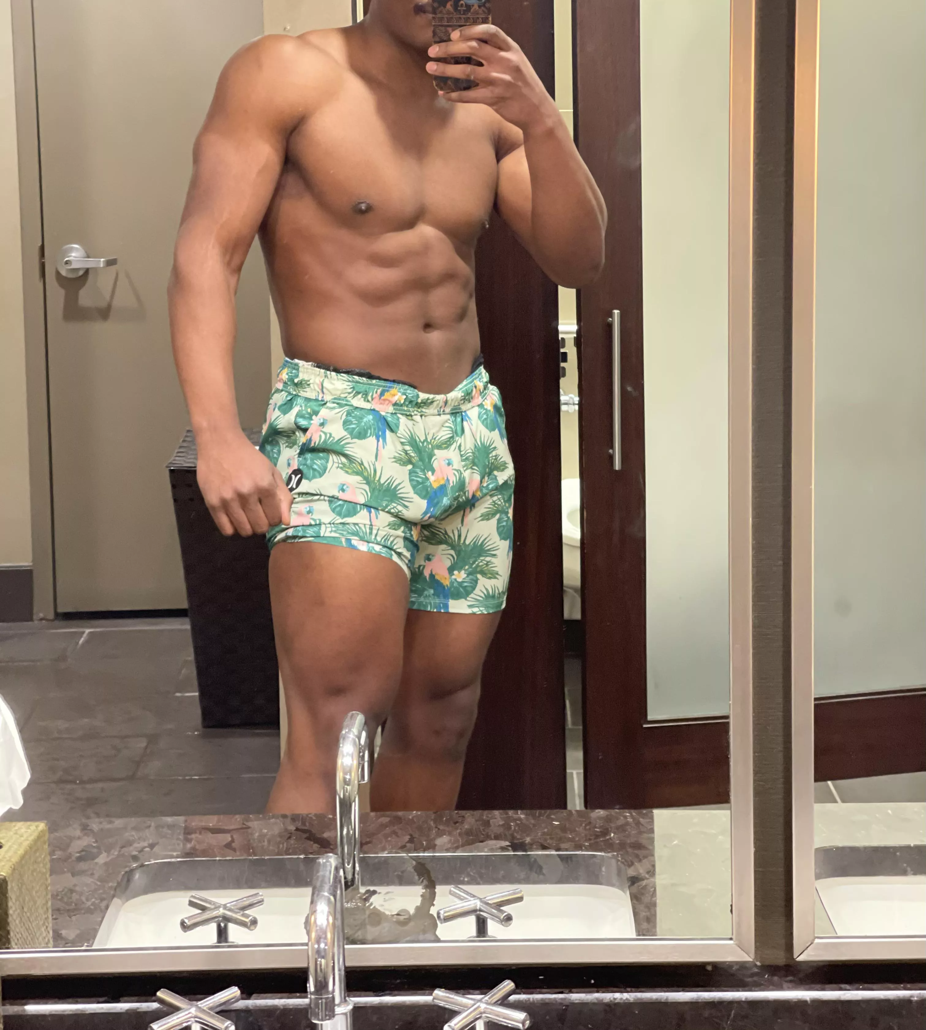 How (m)any licks can you get to the center of the tootsie pop