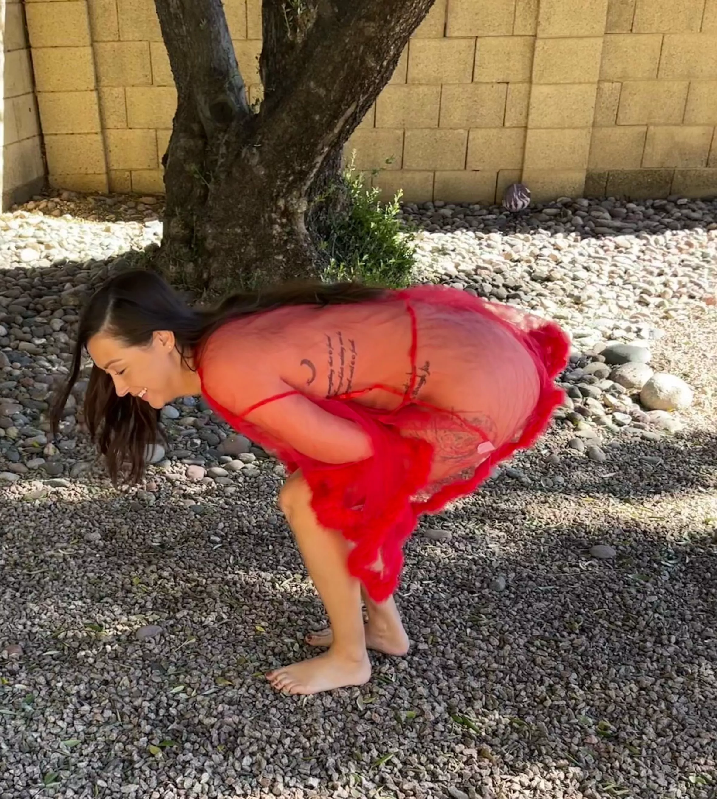 I can’t believe my neighbor just caught me naked taking photos!