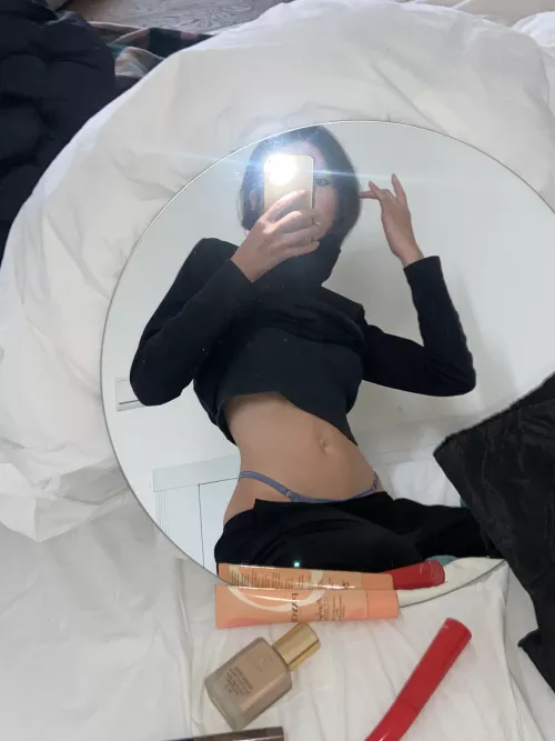 I managed to put on makeup💄💍