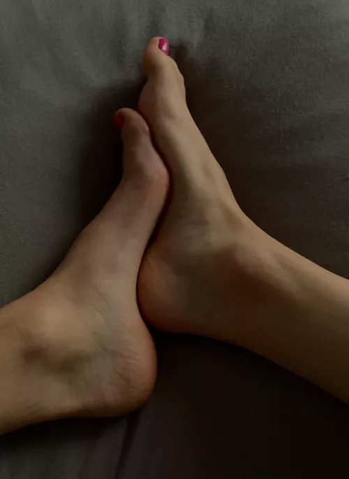 I think my feet are made for footjobs🥰wanna try?