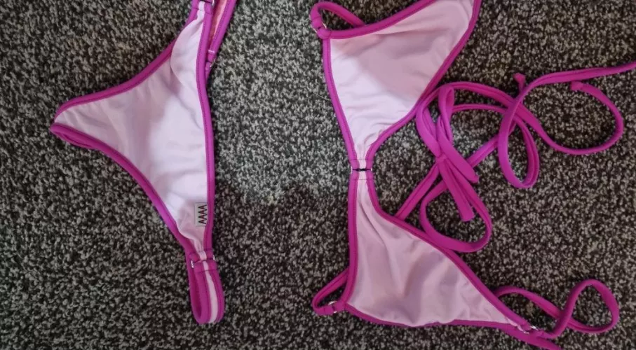 Identify bikini please? bought it used.
