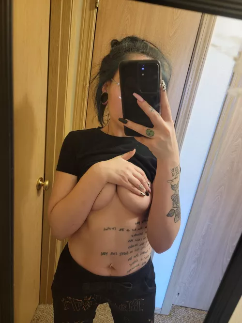 If I move my hand will you play with my tits?🍒😜