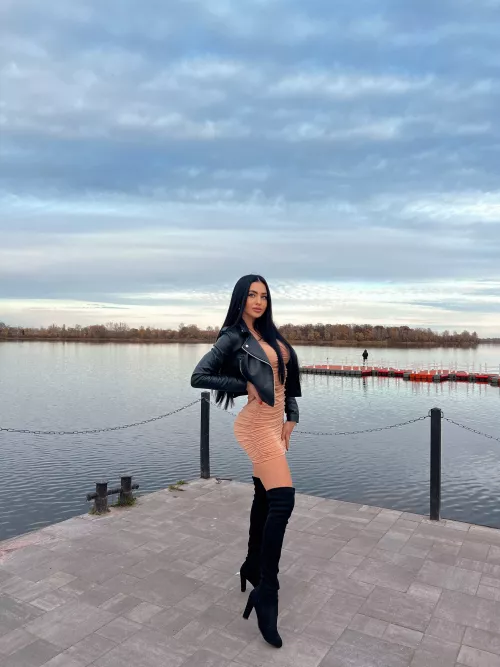 I'm very wet and horny today..