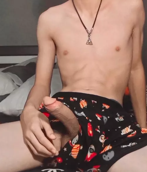 Island twink with (somewhat) big cock 💦