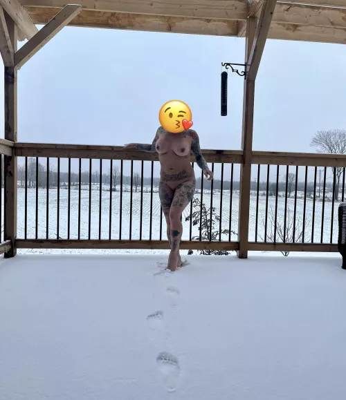 It’s a tad bit nipply out 🥶