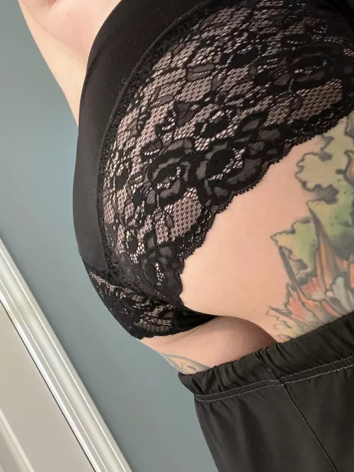 just a baby 🍑 in these scrubs