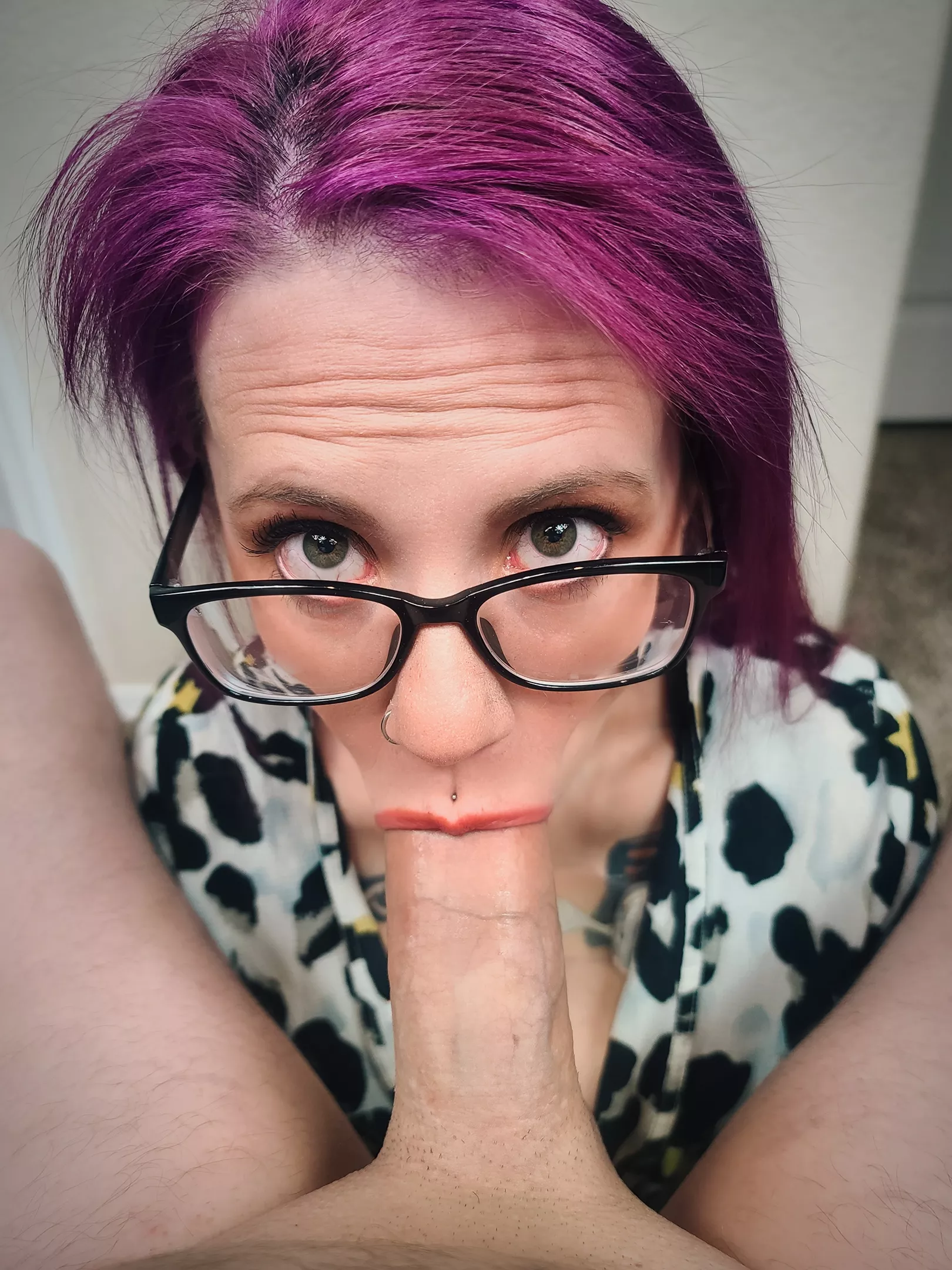 Let me suck your soul straight out of your dick 😈👄