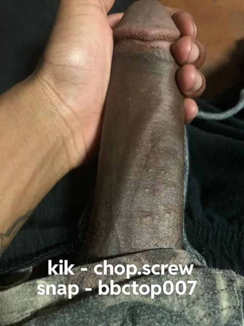 Looking for a chub with a fat ass , text me !