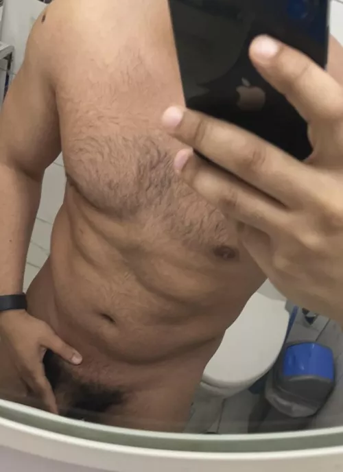 Looking for hung guys to compare cock sizes (sph)