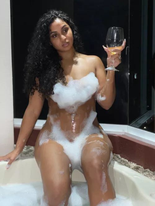 Love showing off my brown body here [F]