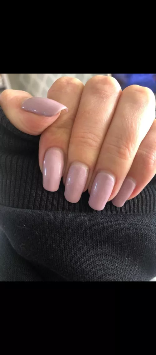 [M4A] anyone wanna dirty chat about my mom's nails??