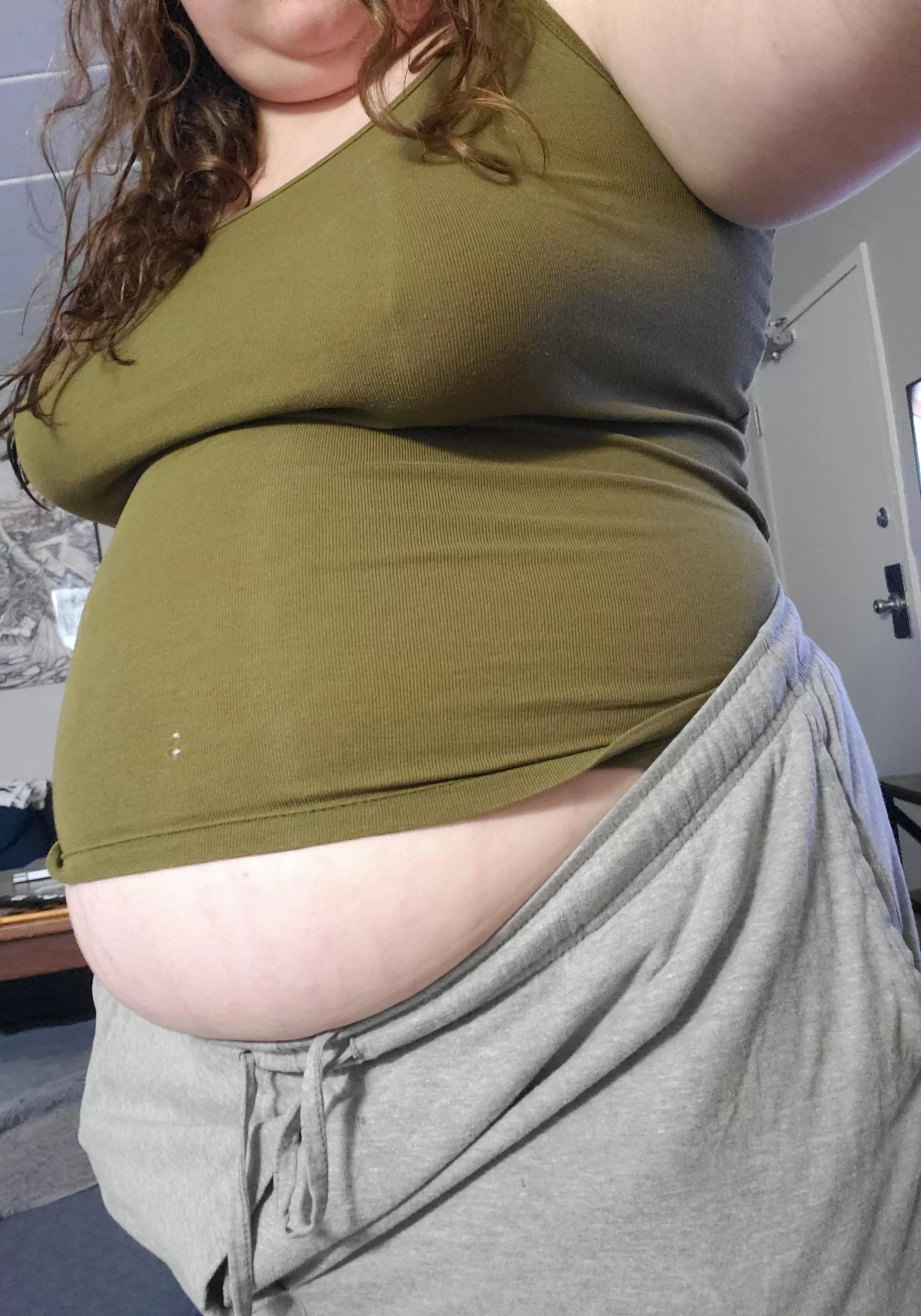 might be putting on weight now that my gf has moved in 🤔 maybe it's just in my head?