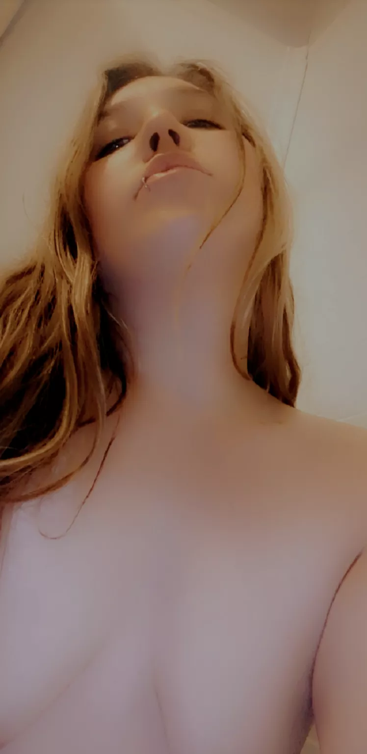 mommy wants to be a naughty girl for you