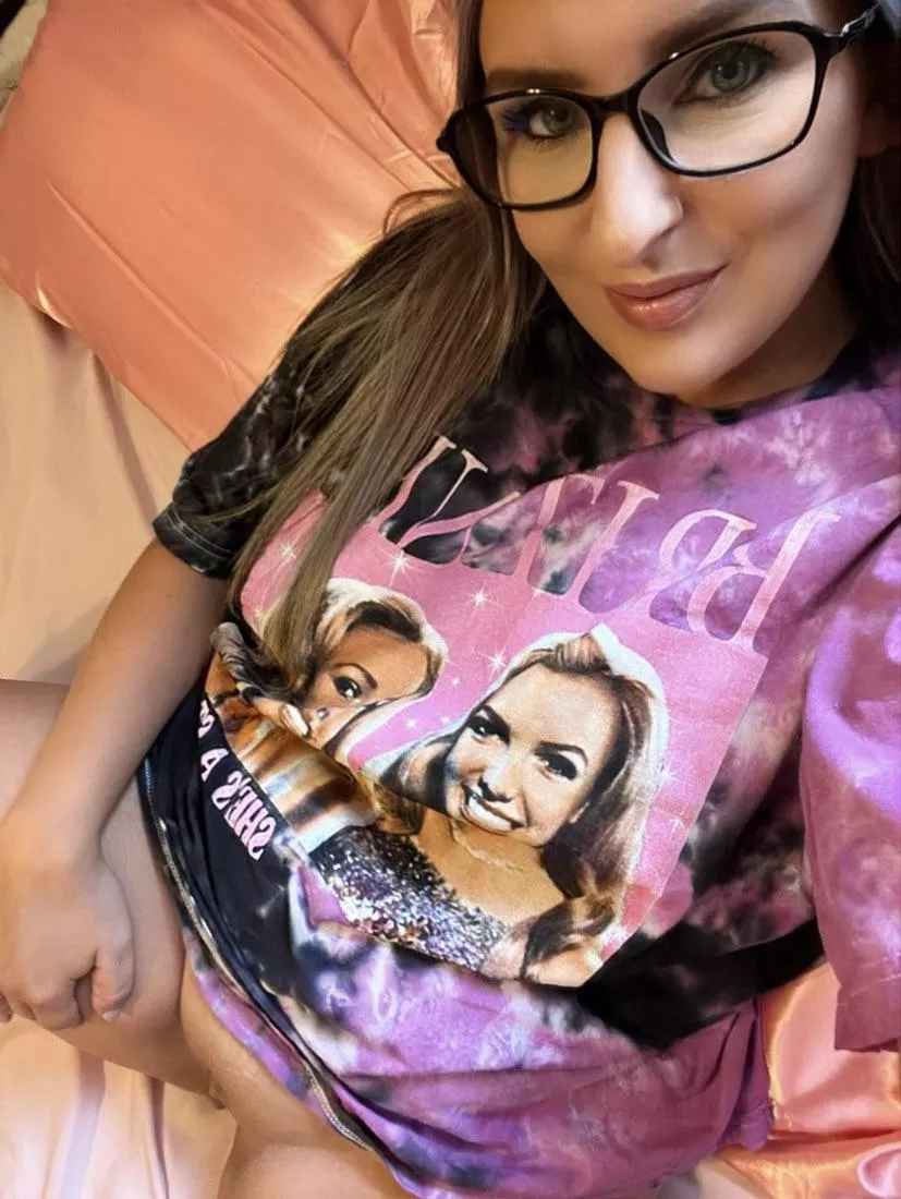 My pussy is hungry, will you feed it?