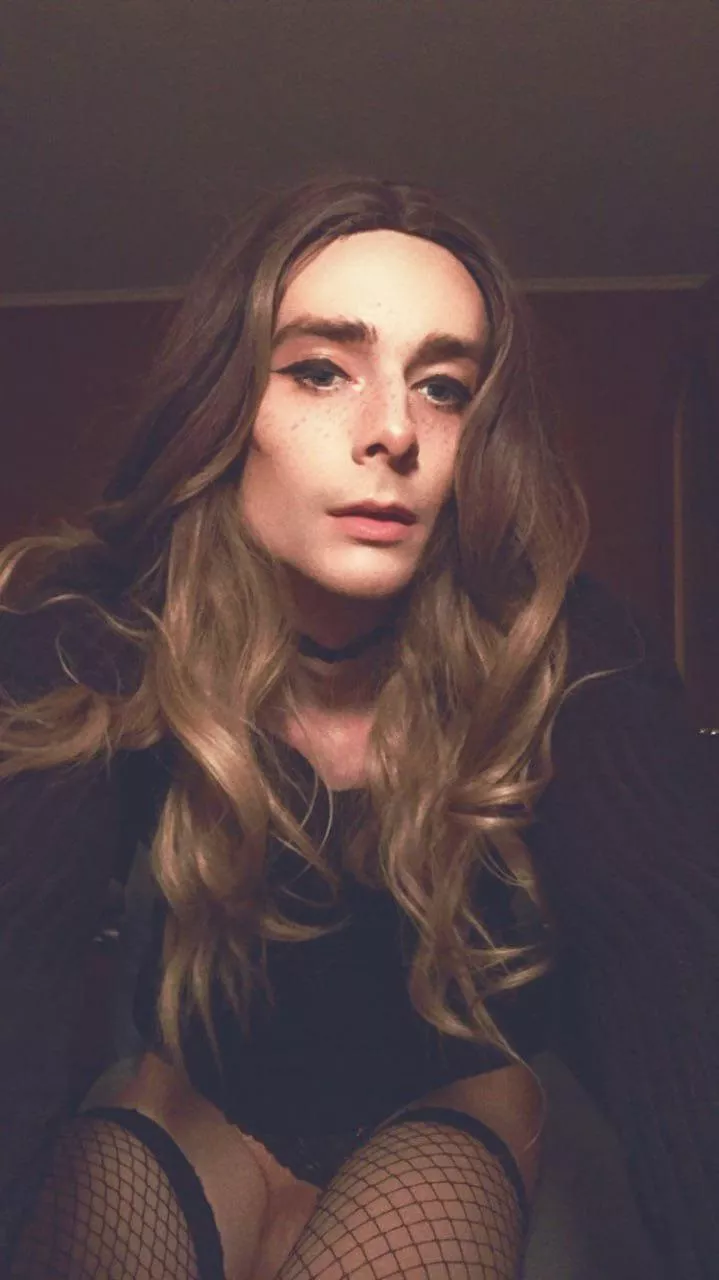 POV: I'm going to kiss you on the lips. your action? 🥵