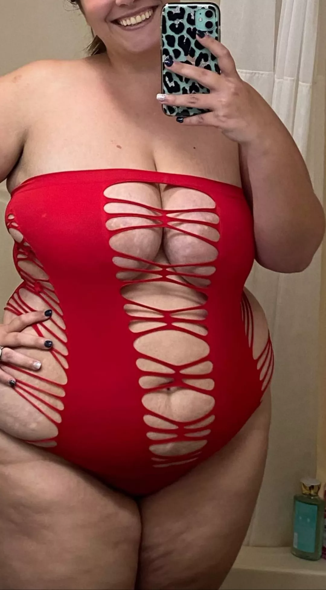 Ready to have some fun while hubby is at work 😍