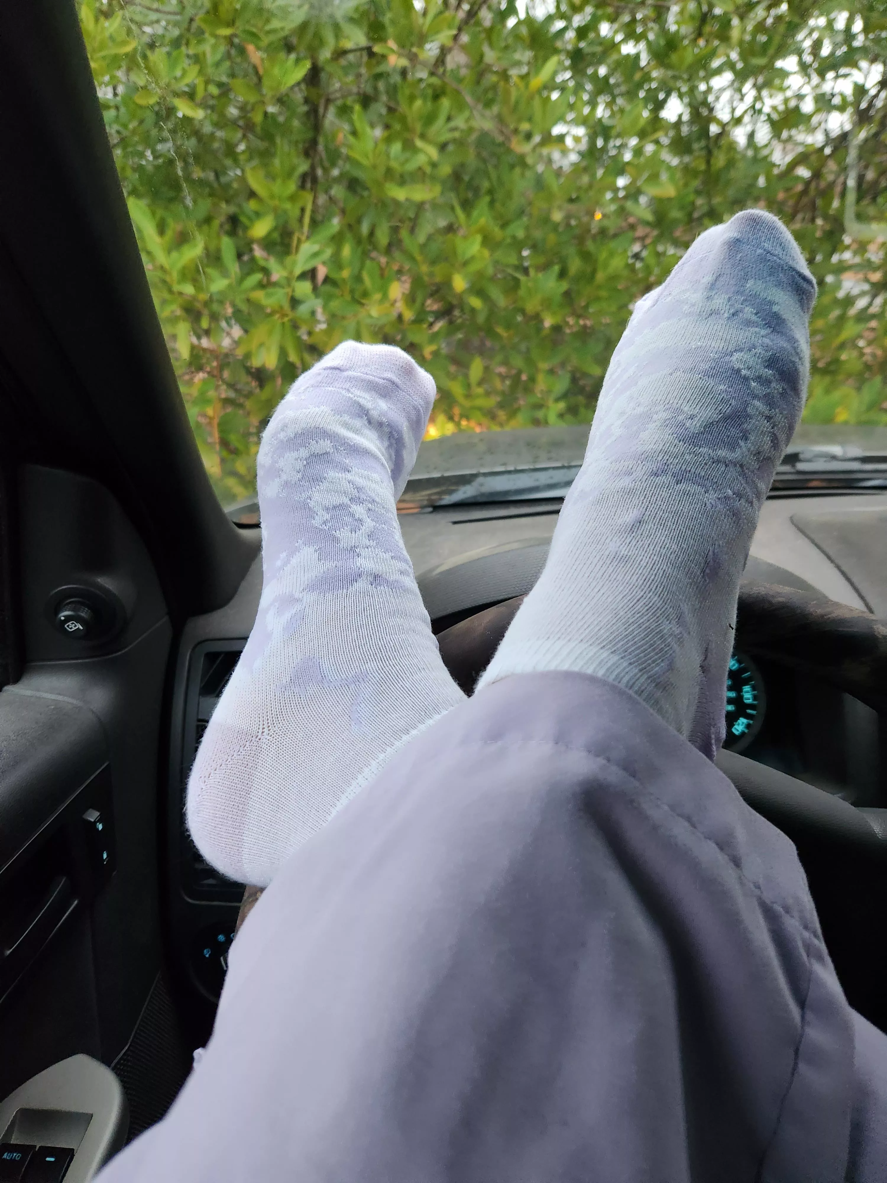 [Selling] A long day ahead of me. Let's see how these new socks soak it all up!