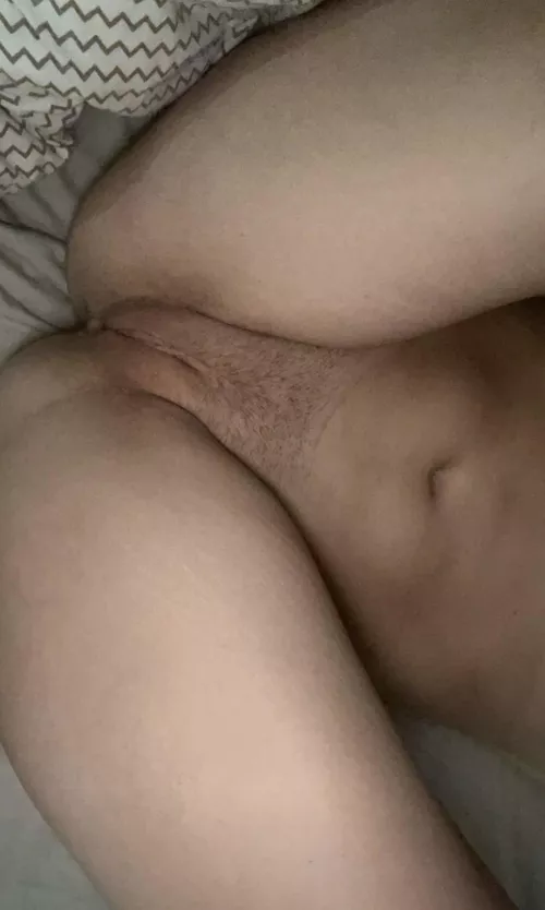 Shall I hold my legs (f)or you?