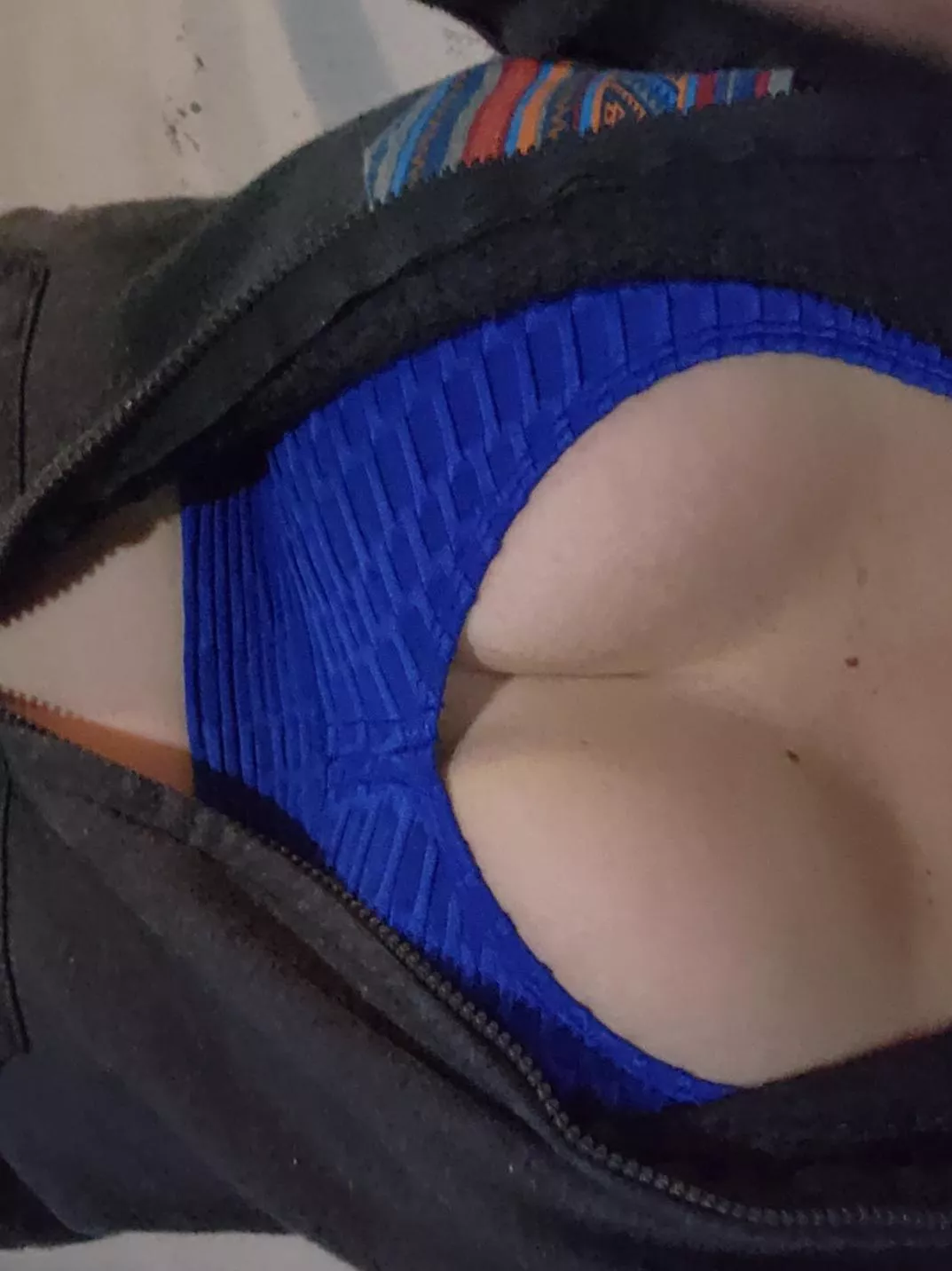 SLUT WIFE needs Benchpress spotter you in for this view??