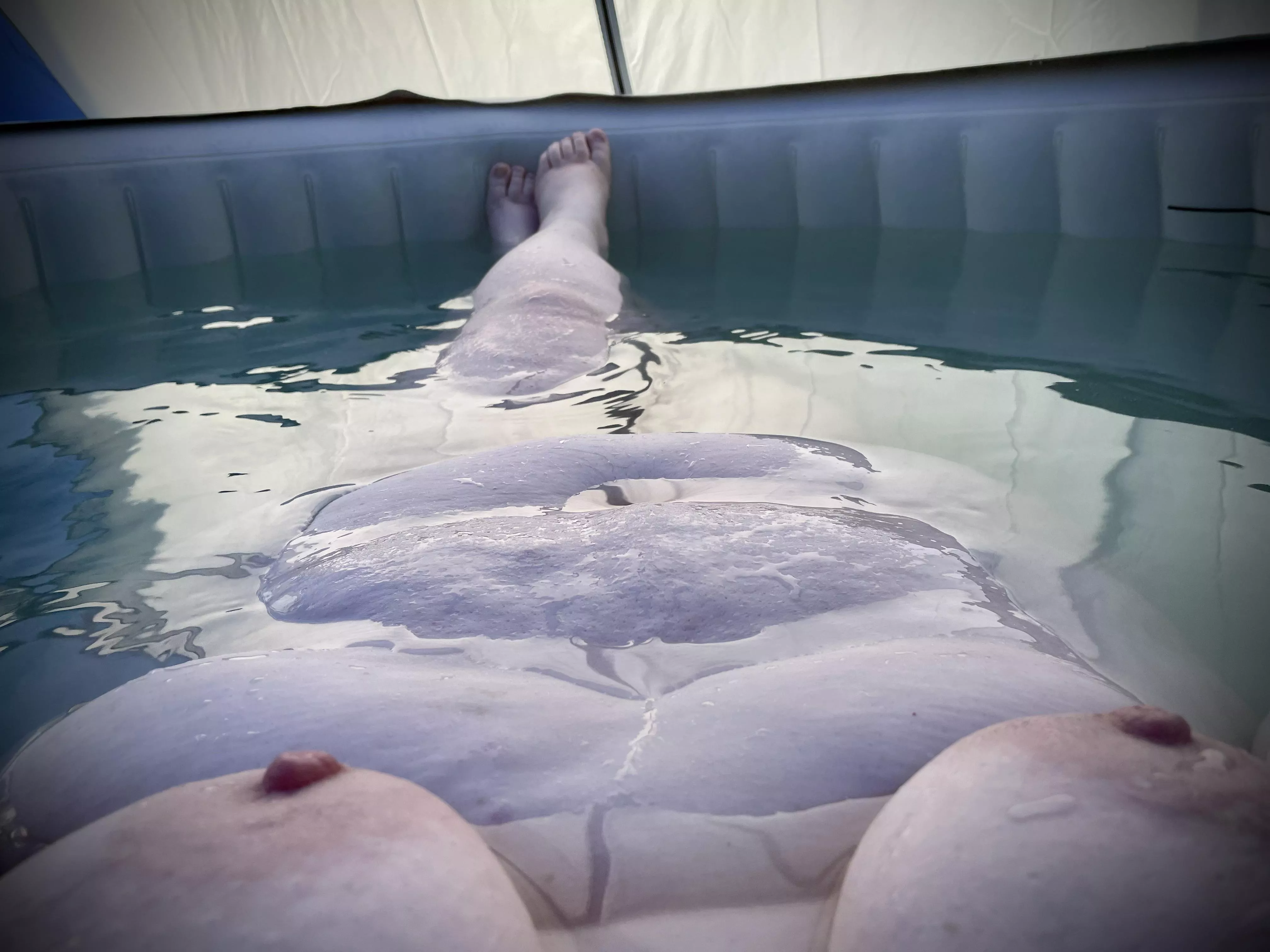 So who’s joining me in the tub? 👀