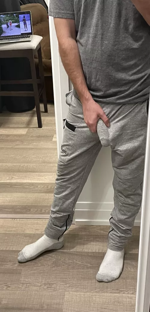 Thin sweatpants for the gym