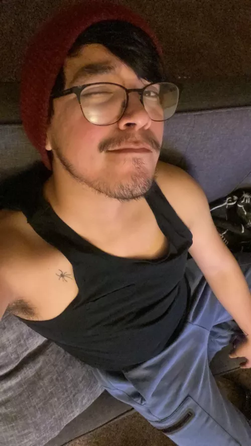 This is my aesthetic and pose now.