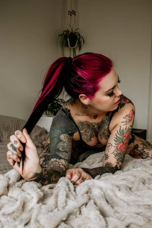 Wanna pull my hot pink ponytail? 💗