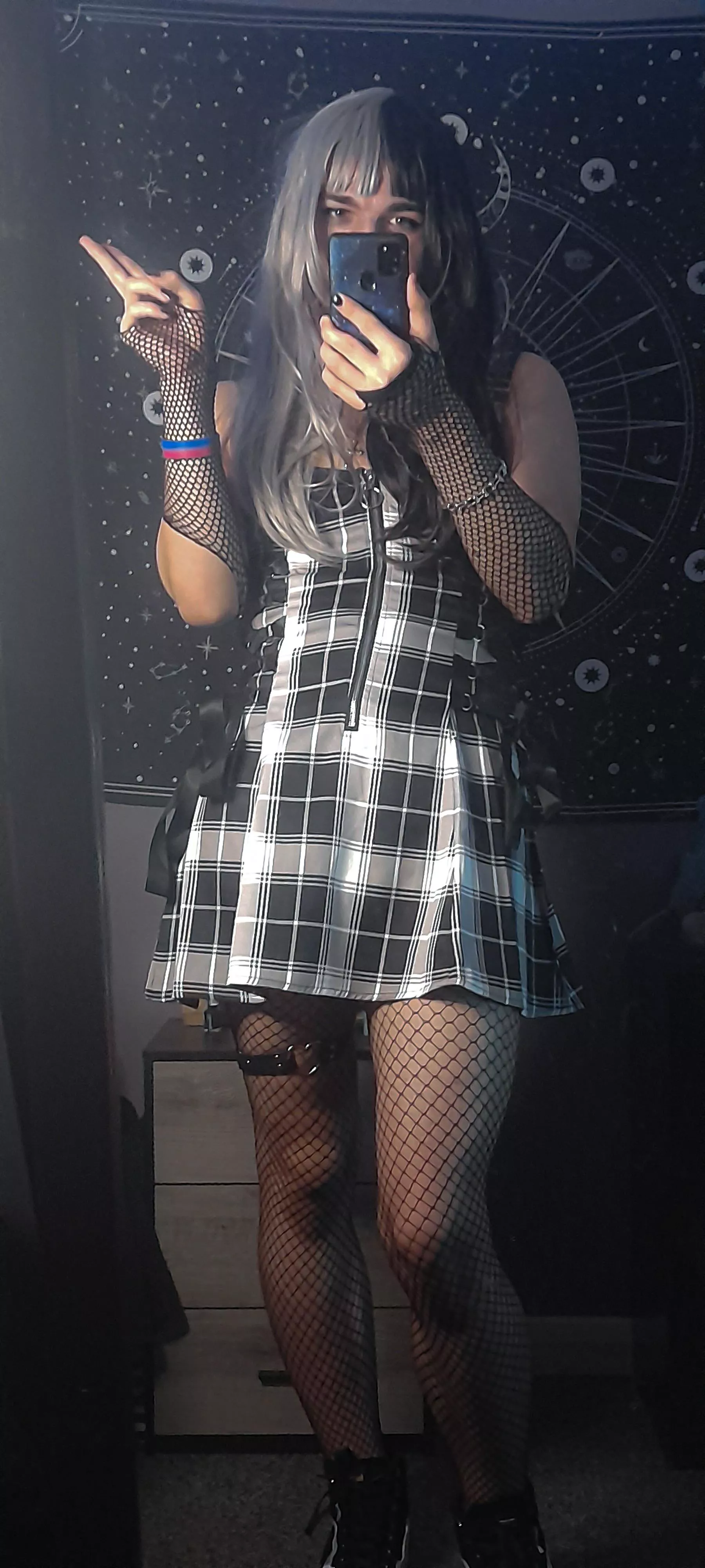 We should be friends! Friends kiss, right? 💖