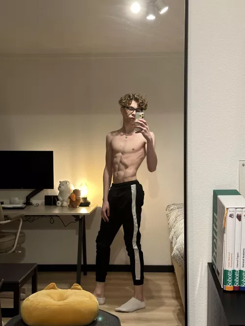 What are you guys up to this lovely wednesday? [20]