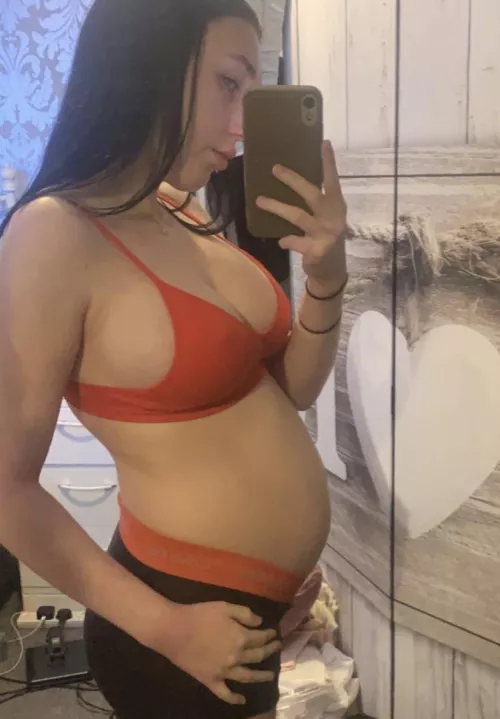 What’s better the bump or the boobs ;)