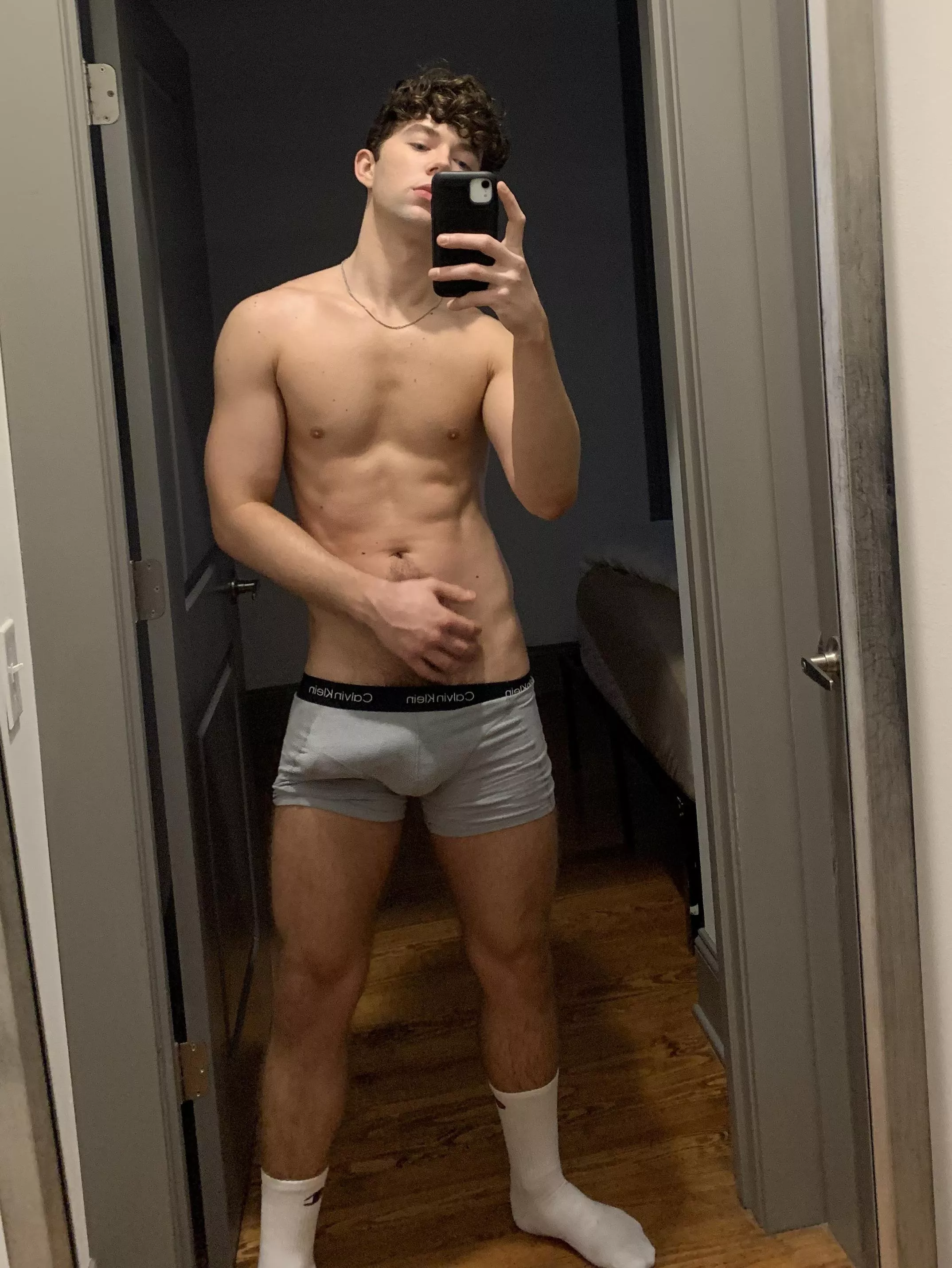 Which side do you guys put your dick on? I always do the left lol