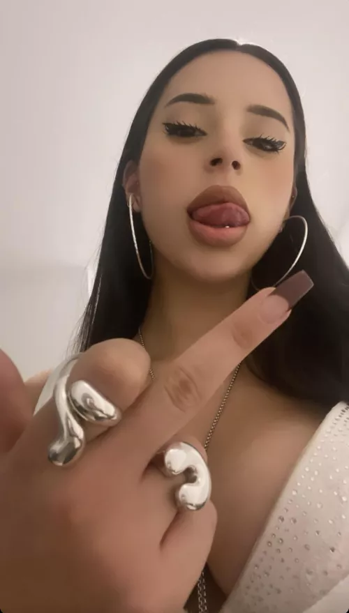 Who can make cleanup captions of my hot crush😍😩😩