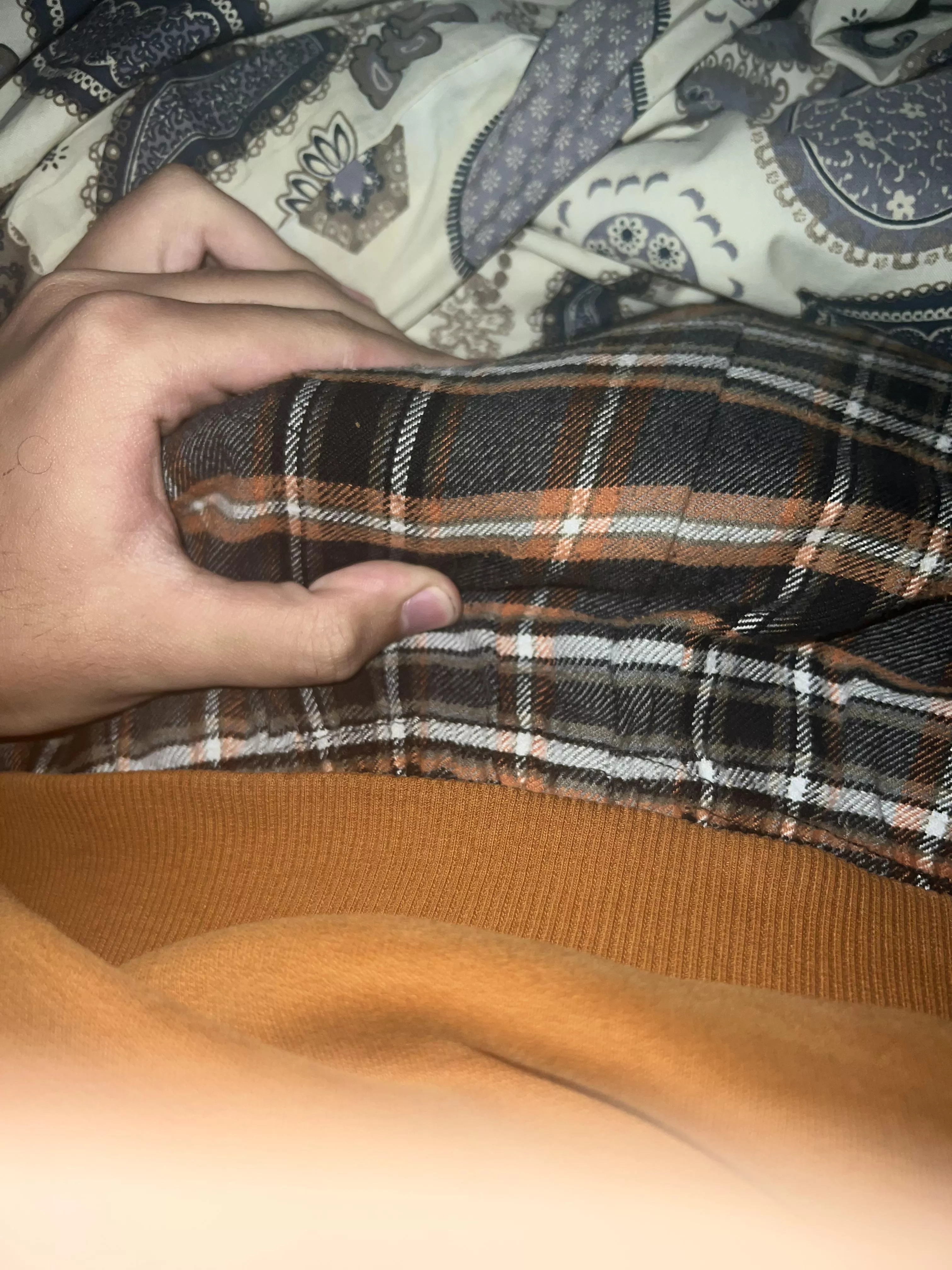 Who wants to see what under there