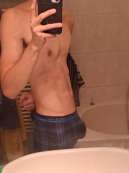 would u like to have me as a roommate?