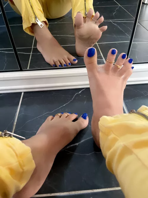 Would you suck on my pretty toes?