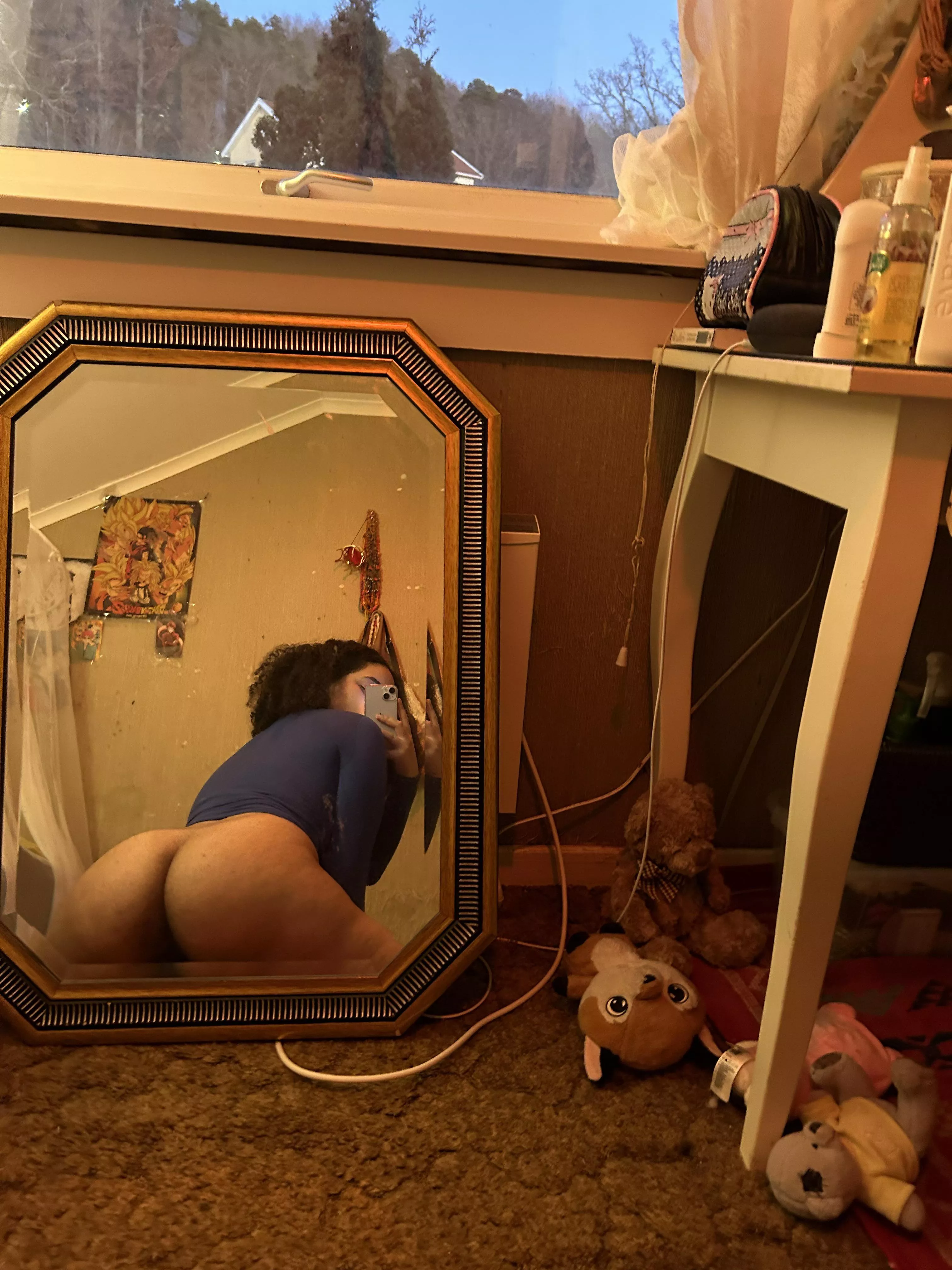 18 years old and in need of a daddy!