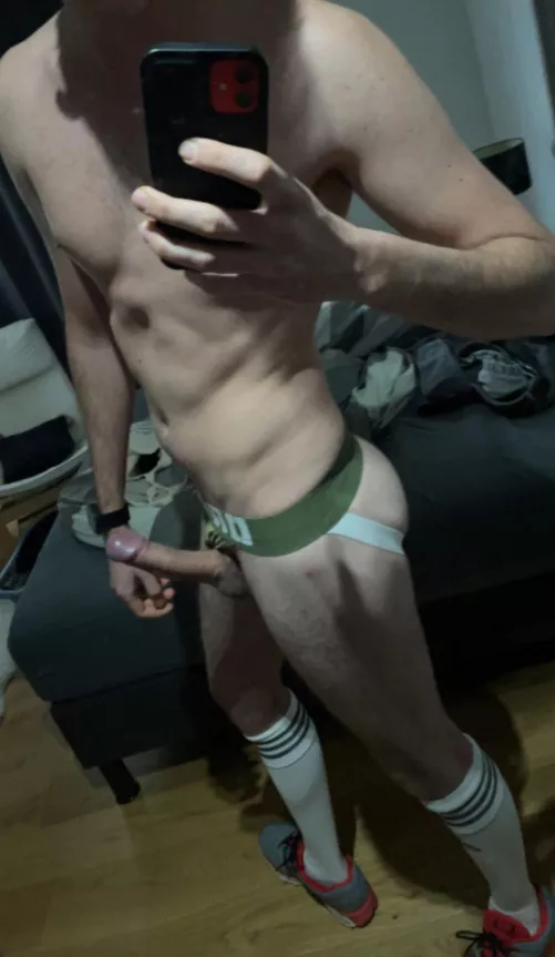 24 kinky switch. So horny right now ! Please be rude or I will take the rules. Send asl and face, please be hot. Sc is yoursexygay