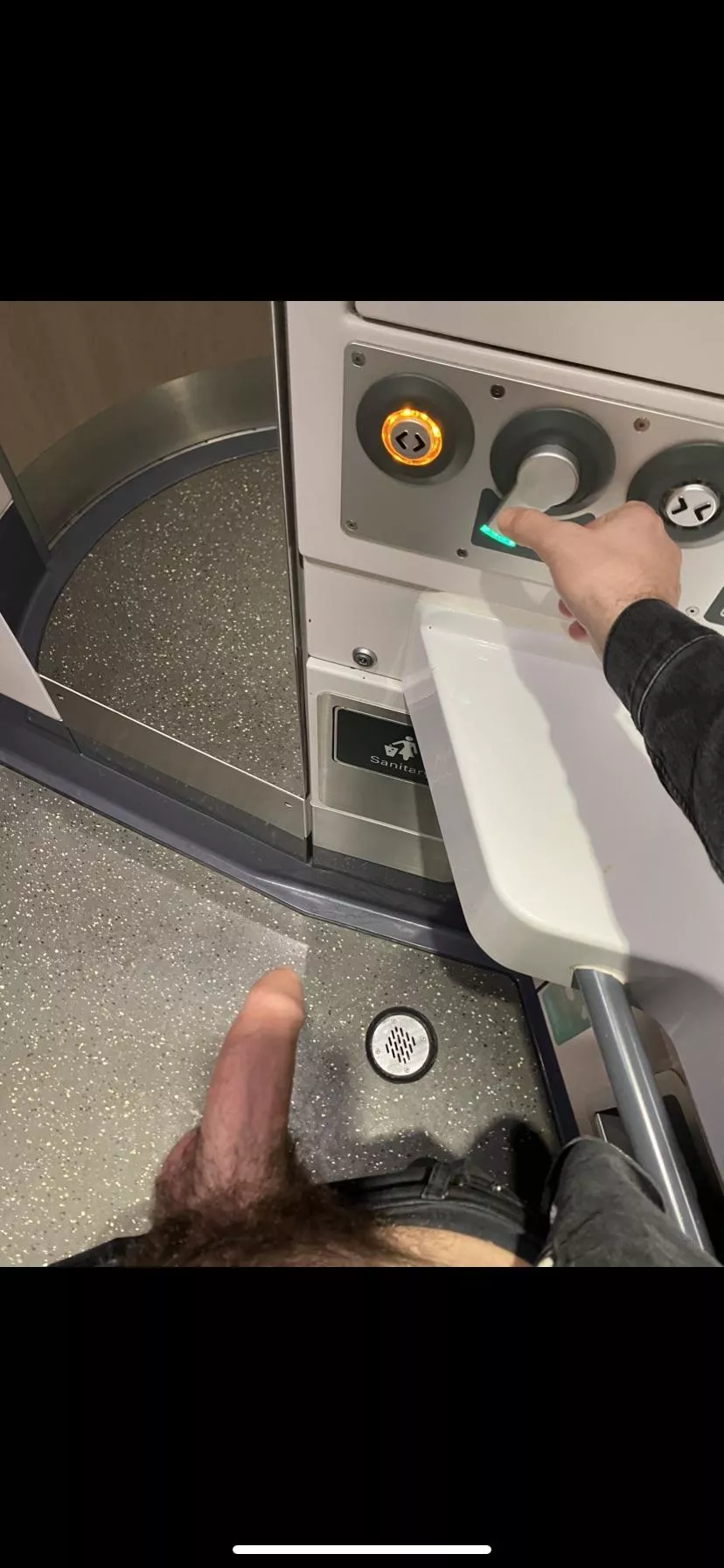 26 London ready to get sucked (8”)